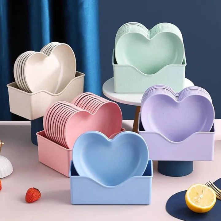 10Pcs Multi-function Spit Bone Heart Shape Plate Set Dish Household Food Grade Plastic Spit Bone Dish Hearts Plate Set Dining Table Garbage Plates Small Plates Snakes Plate for Snacks